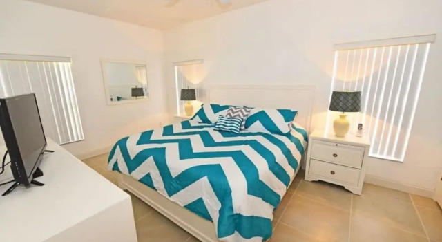 16659 High Grove House 3 Bedroom by Florida Star, Book Feriehus Hoteller i Four Corners med pool, Swimmingpool