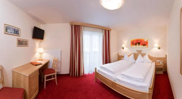 Edelweiss, Rezerwuj Hotel Hotele w Pfunds z parkingiem, Parking