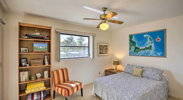 Private Pool & Deck: Canalfront St James City Home, Book Feriehus Saint James City Florida
