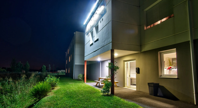 Adonis Hotel Bayonne, Забронировать Отель Байонна French Basque Country