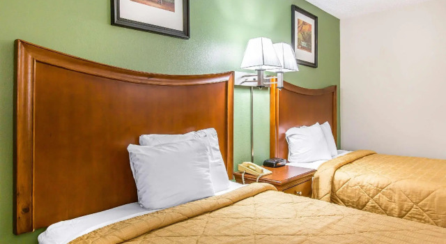 Четырёхместный номер Standard Quality Inn Homewood