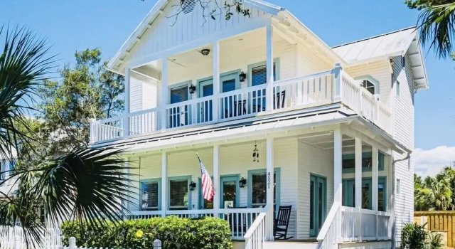Magnolia Charms by Avantstay 2 Mins TO Beach Pet Friendly, BBQ & Balcony Views!, Varaa Lomakoti Destin Emerald Coast