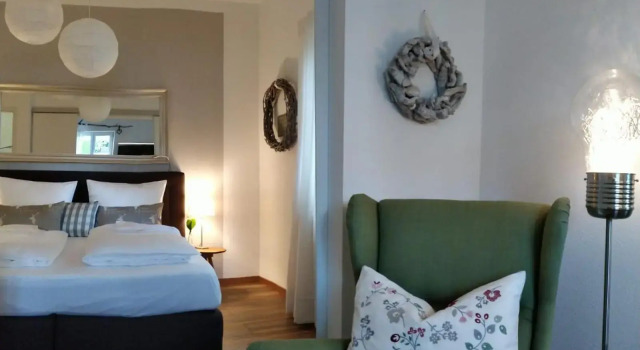 Ferienwohnung WohlfühlEckerl, Buchen Sie Hotel Hotels in Tittmoning mit Parkplatz, Parkplätze