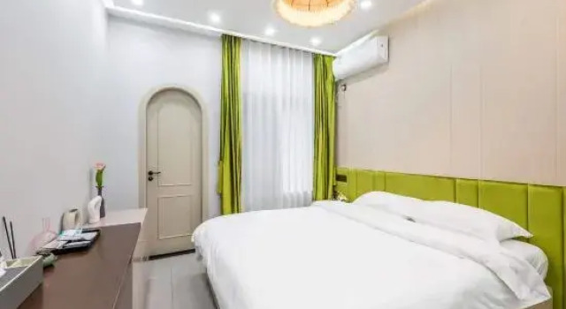 Dianshan Lake Jiuyue Shiguang · Lakeside Swimming Pool Party Resort Villa, Book Ferieresort Resorthoteller i Suzhou, Ferieresort