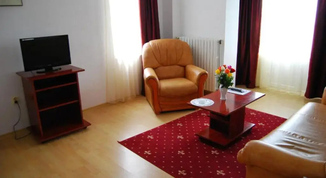 Люкс Dali Hotel