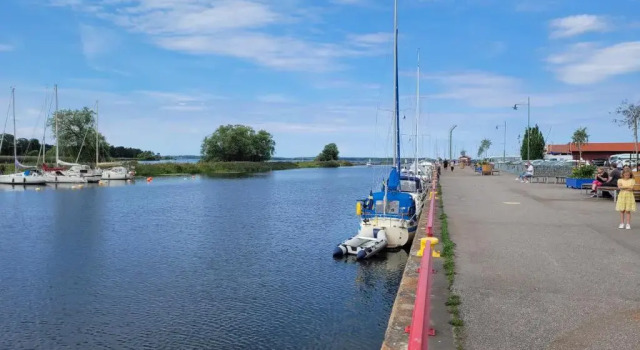 Апартаменты Vänerport Lakefront Hotell