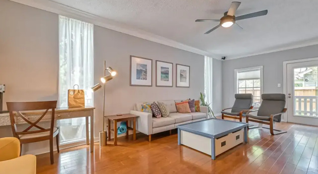 Heights Bungalow in Greater Heights Houston, Child-friendly, Work-cation, Sleeps 8, Reserva ahora Hotel Houston Texas Gulf Coast