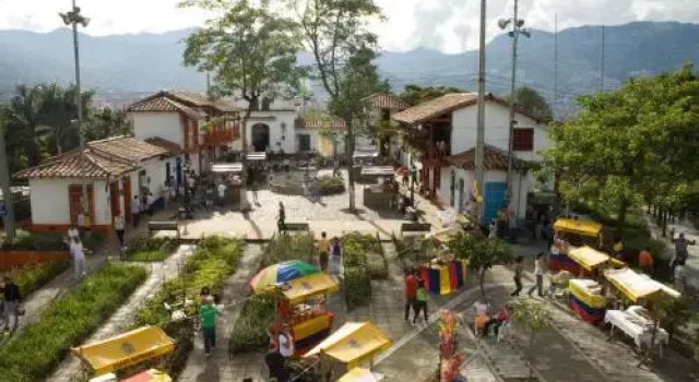 Medellin B&B, Prenota Bed & breakfast Medellín Antioquia