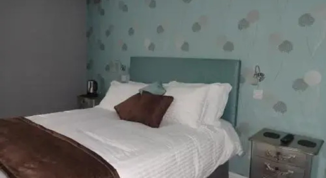 The Snooty Fox Warminster, Book Hotel Warminster Wiltshire