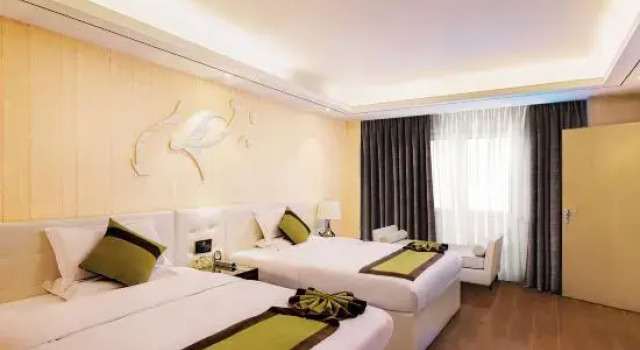Люкс Luxury S International Hotel