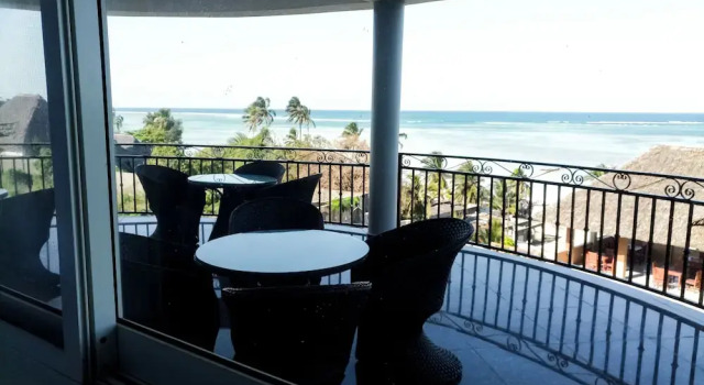 Номер Deluxe Sea Crest Hotel