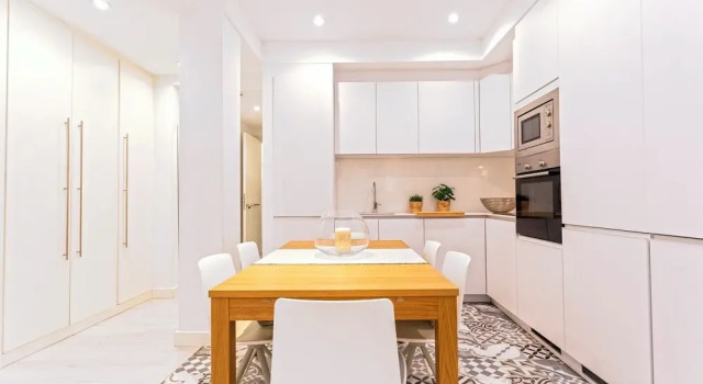 Апартаменты Charming Two-bedroom Apartment Near Cathedral Zacatin 103