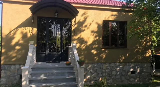 Коттедж с 2 комнатами Guest House Motsameta
