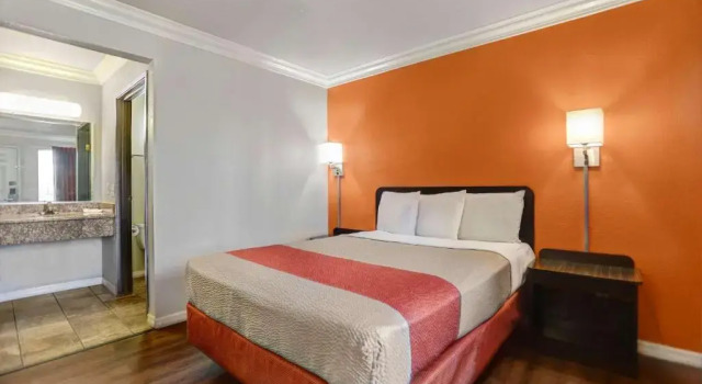Номер Deluxe Motel 6-Fresno, CA - Belmont Ave