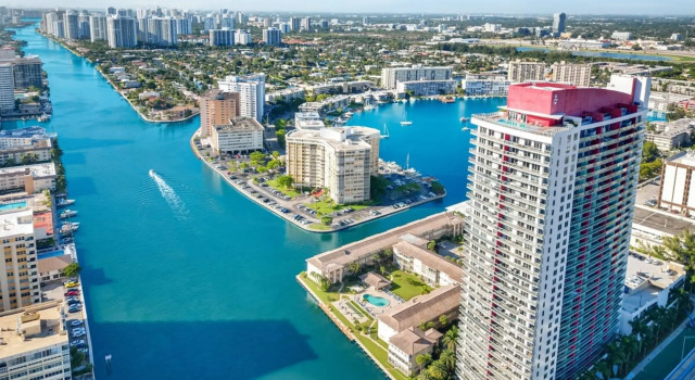 Spacious 2BR Condo Sleeps 6 Amazing Amenities, Rezerwuj Hotel Hallandale Beach 