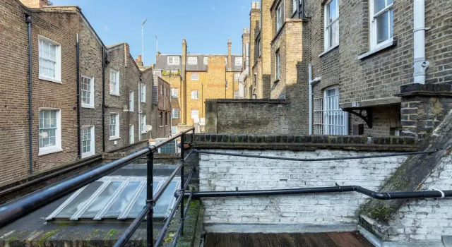 Deluxe 4 BR Oxford Circus Apartment with Terrace