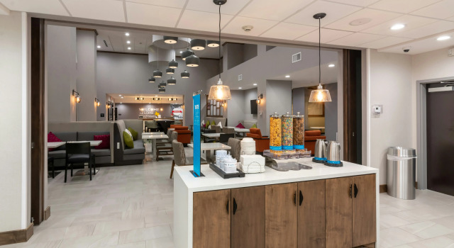 Hampton Inn & Suites Dallas East, Забронировать Отель Отели Далласа с завтраком, Завтраки