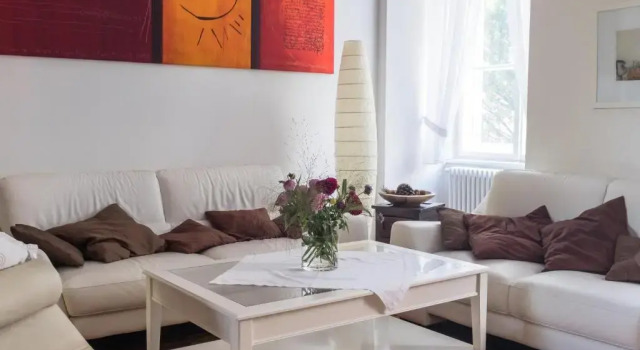 Spacious old town luxury apartment, Book Apartment Innere Stadt 