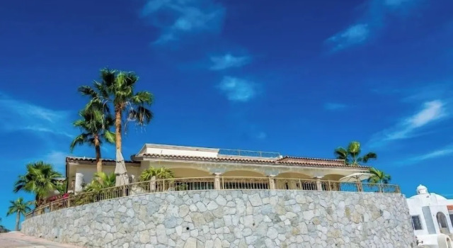 Cabo Hacienda w/ Private Pool & Rooftop Terrace, Забронировать Дом для отпуска СПА-отели Южной Нижней Калифорнии, SPA-услуги
