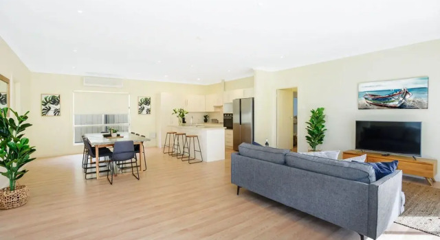Семейный коттедж с 4 комнатами Aldinga Beach Experience - C21 SouthCoast Holidays