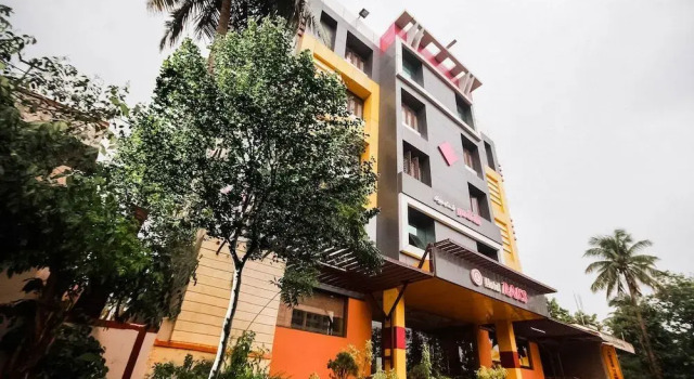 Capital O 49169 Hotel Raks, Забронировать Отель Отели Танджавур с парковкой, Парковка