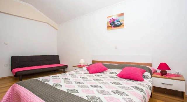Apartments Vladimir 2835 / One Bedroom A3, Prenota Appartamento Hotel a Isole Quarnerine con parcheggio, Parcheggio