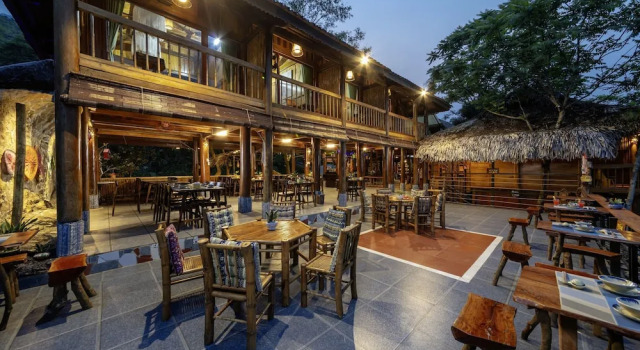 Кровать в общем номере Gateway Inn Puluong