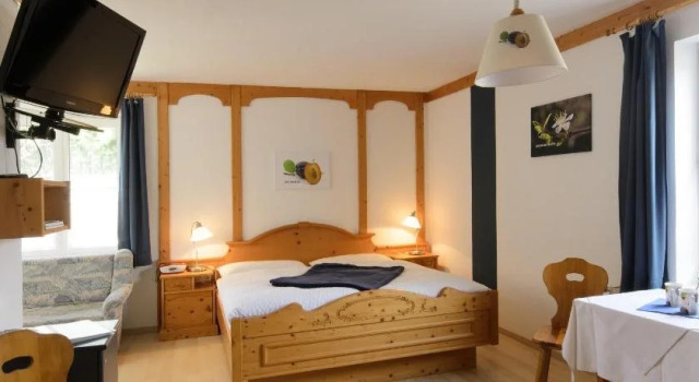 Wirtshausbrennerei Krenn, Réserver Hôtel Yspertal Waldviertel