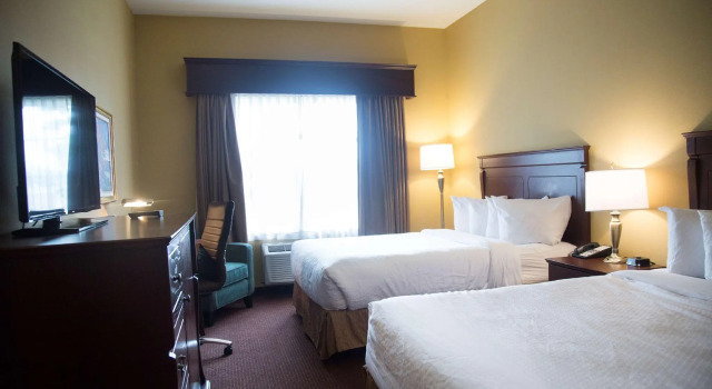 Четырёхместный номер Deluxe Best Western Plus Fredericton Hotel & Suites