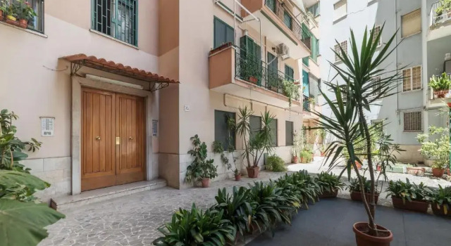 Апартаменты San Giovanni Apartment with Balcony