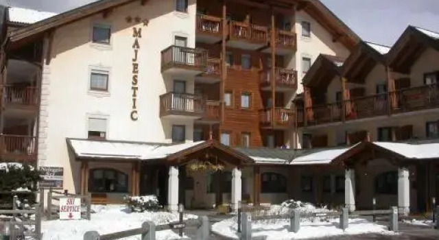Апартаменты Aparthotel Majestic