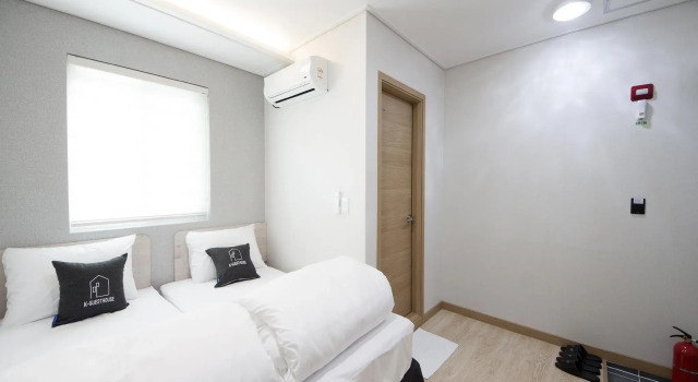 Двухместный номер Standard K-Guesthouse Premium Nampo 1