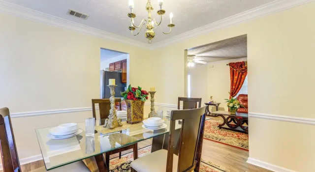 Pet-friendly Home w/ Pool Access in Snellville!, Prenota Casa vacanze Hotel a Georgia con parcheggio, Parcheggio