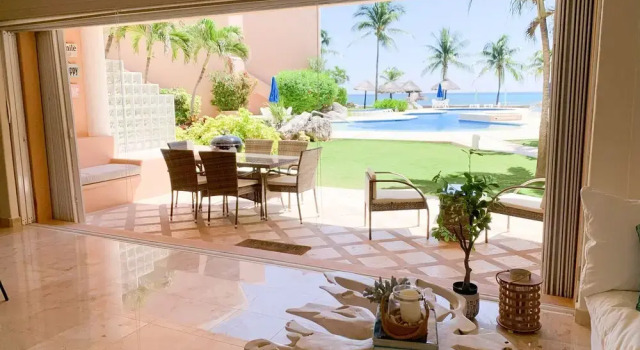 Номер Luxury Beach Front Luxury condo