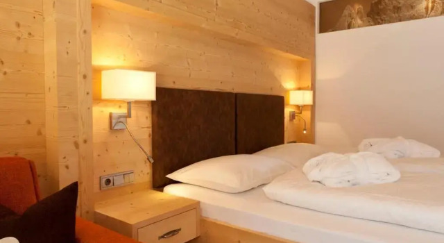Двухместный номер Comfort с балконом и с красивым видом из окна Dolomites Nature Hotel Vigilerhof