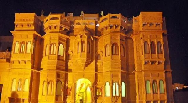 Люкс Royal Hotel Lal Garh Fort And Palace
