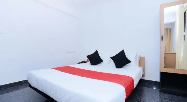 Avittom Cyber Cubez By OYO Rooms