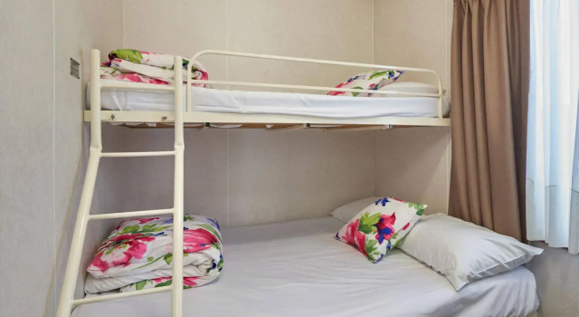 Gundagai Cabins & Tourist Park, Забронировать Отель Гандагай Riverina, рядом с Аббатство Ланиган