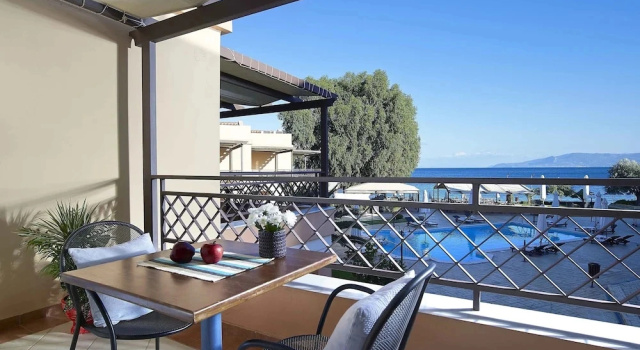 Люкс Avantis Suites Hotel