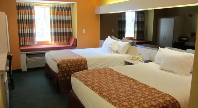 Четырёхместный номер Standard Microtel Inn & Suites by Wyndham Amarillo