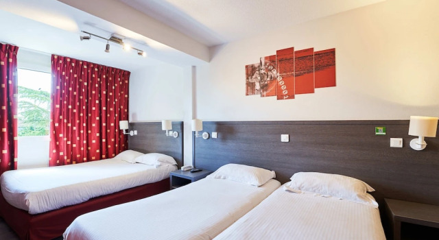 Четырёхместный номер Superior TheOriginals City, Hôtel restaurant lOrmichal Dijon Sud