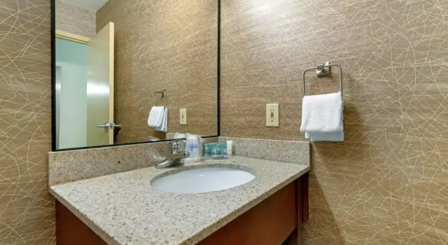 Четырёхместный люкс c 1 комнатой Best Western Fairmont