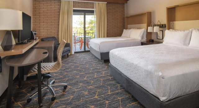 Четырёхместный номер Standard Holiday Inn Richland on the River by IHG