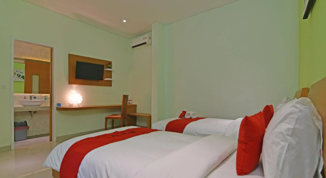 RedDoorz Plus @ Mahendradatta Denpasar