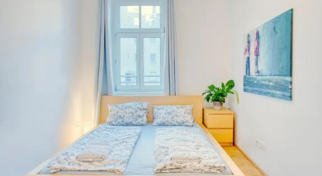 Апартаменты King Bed Home Smart Tv Perfect for groups of seven, 4