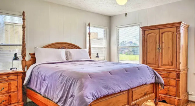 Pet-friendly Home w/ Patio - 3 Mi to Houston Zoo!, Забронировать Дом для отпуска Хьюстон Texas Gulf Coast, рядом с Harris Health System - Quentin Mease Hospital