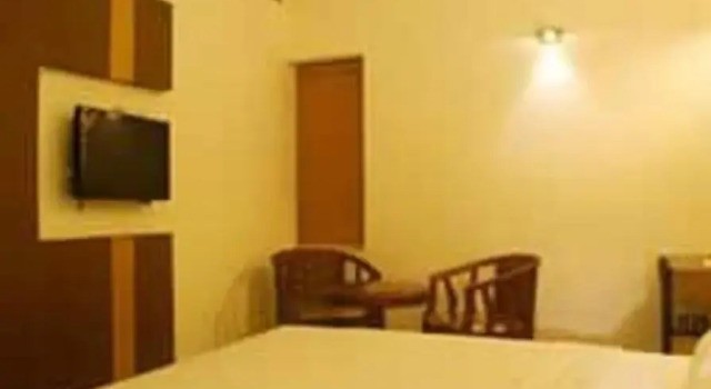 Hotel Monad