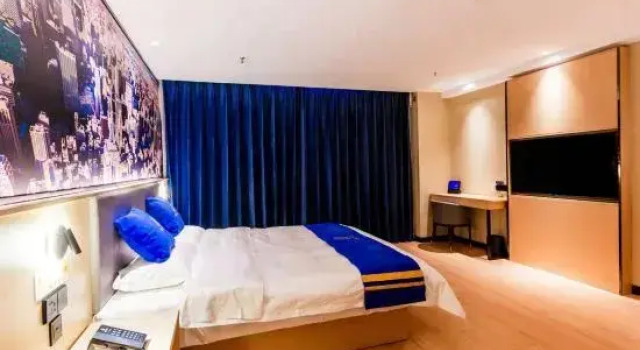 Люкс Business Super 8 Select Hotel (Bayi Road, Shanghai New High-speed Railway Station)