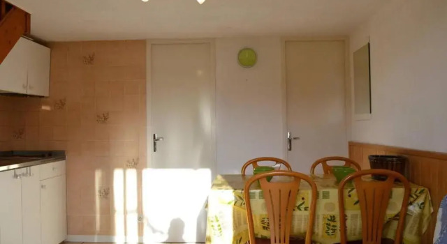 Maison Fleury-Saint-Pierre-la-Mer, 3 pièces, 6 personnes - FR-1-229D-84, Rezervovat Hotel Hotely v Fleury s parkováním, Parkování