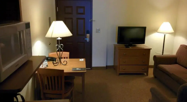 Четырёхместный люкс c 1 комнатой Country Inn & Suites by Radisson, Cincinnati Airport, KY